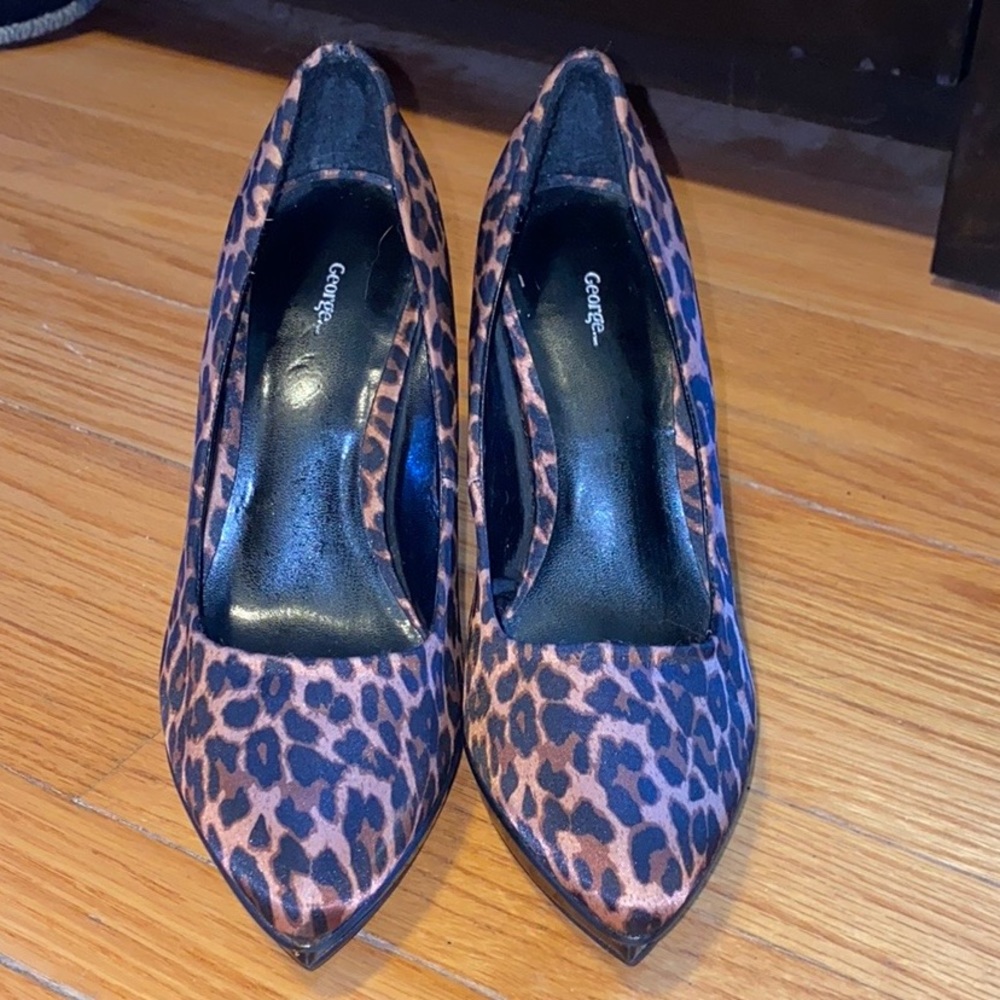 Leopard Print Heels - Picture 2 of 6